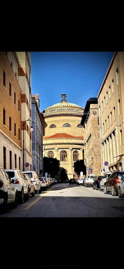 Ferienwohnung Un Raggio Di Sole Al Massimo Palermo Exterior foto