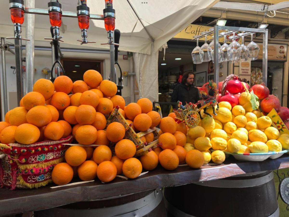 Ferienwohnung Un Raggio Di Sole Al Massimo Palermo Exterior foto